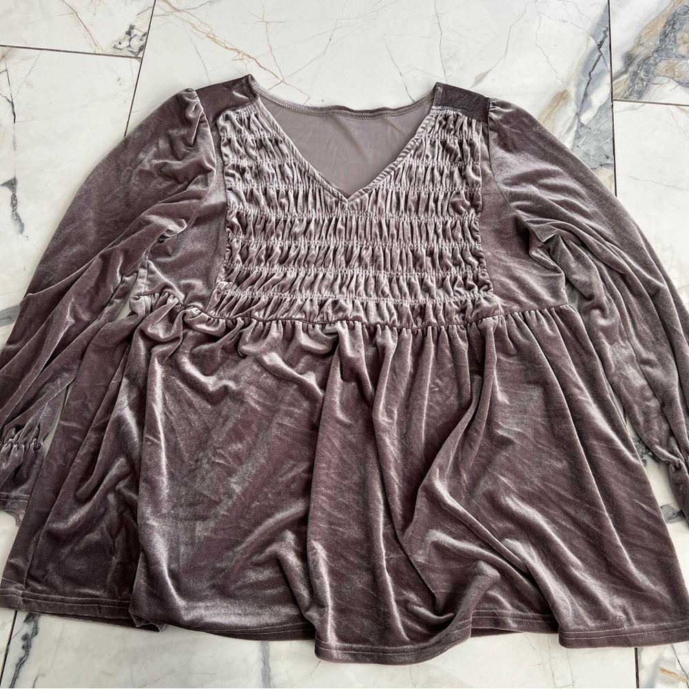Women's Velvet Smocked V-Neck Top in Mauve